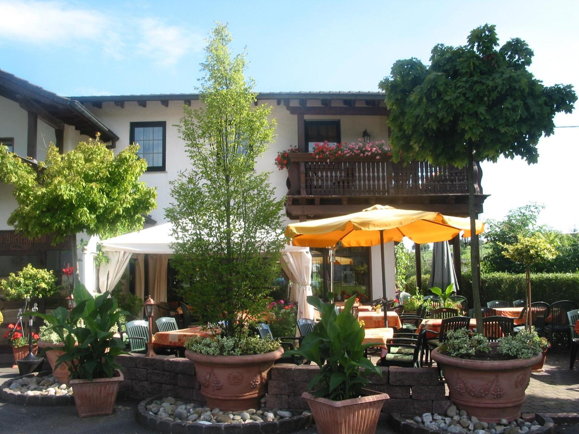 Restaurant Landgasthof Zum Wiesengrund Newel Экстерьер фото